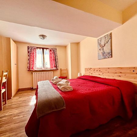 Hotel Piccolo Chalet Claviere Exterior photo