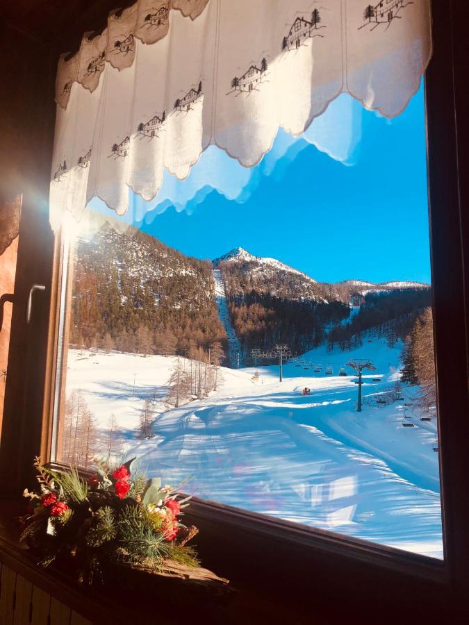 Hotel Piccolo Chalet Claviere Exterior photo