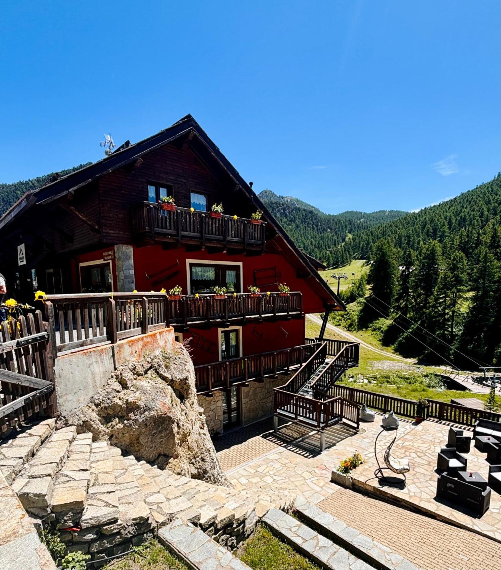 Hotel Piccolo Chalet Claviere Exterior photo