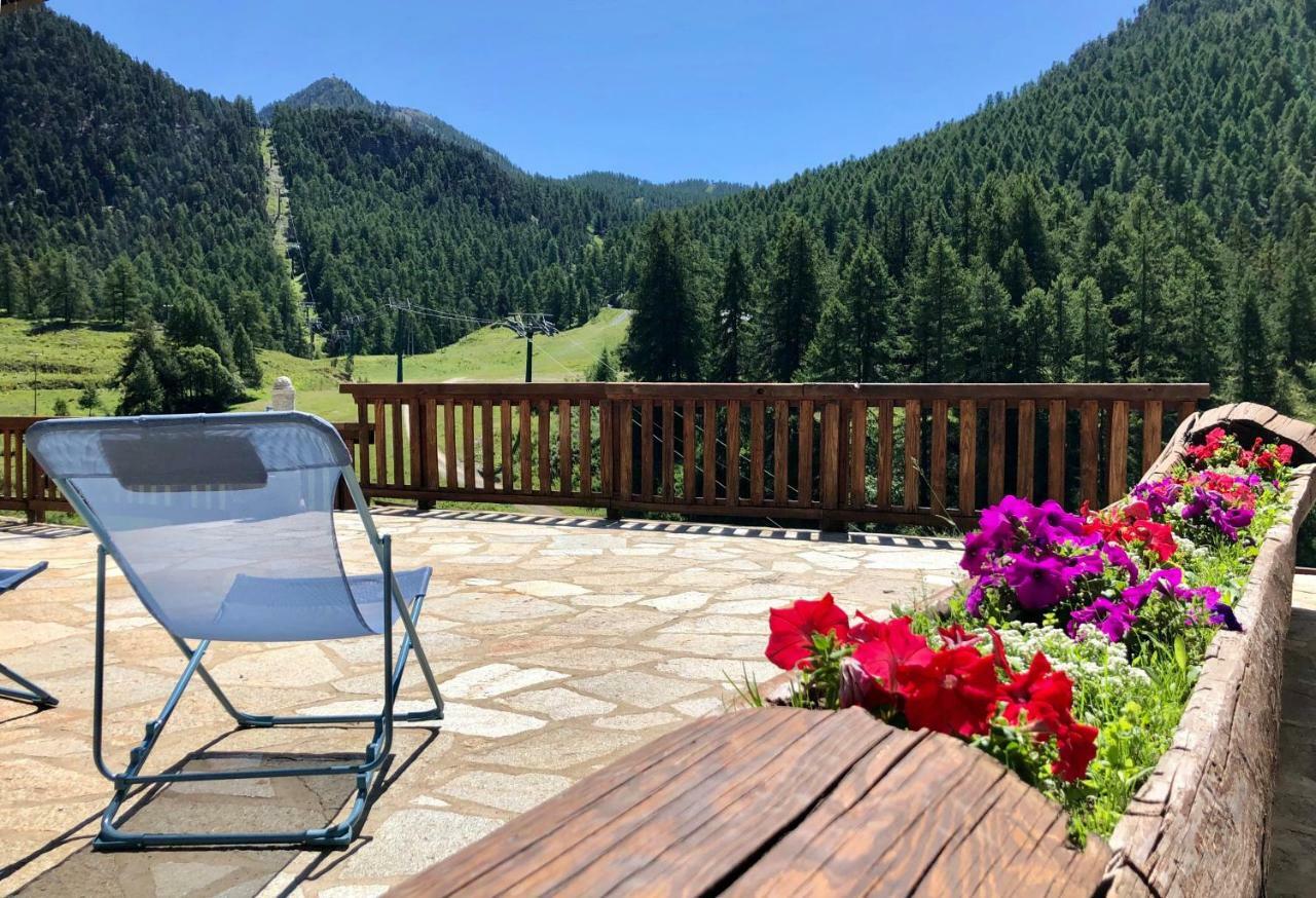 Hotel Piccolo Chalet Claviere Exterior photo